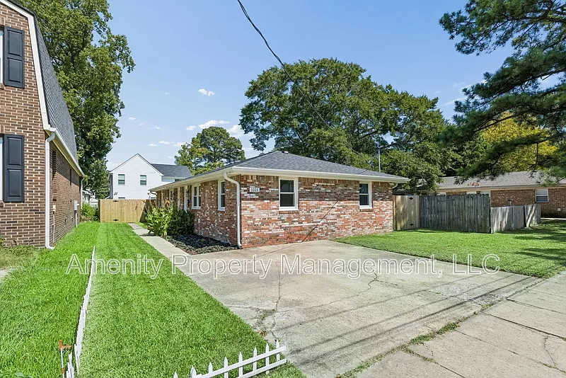 1028 Modoc Ave — Photo 3