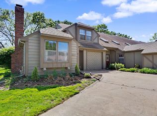 4217 Wimbledon Dr, Lawrence, KS 66047