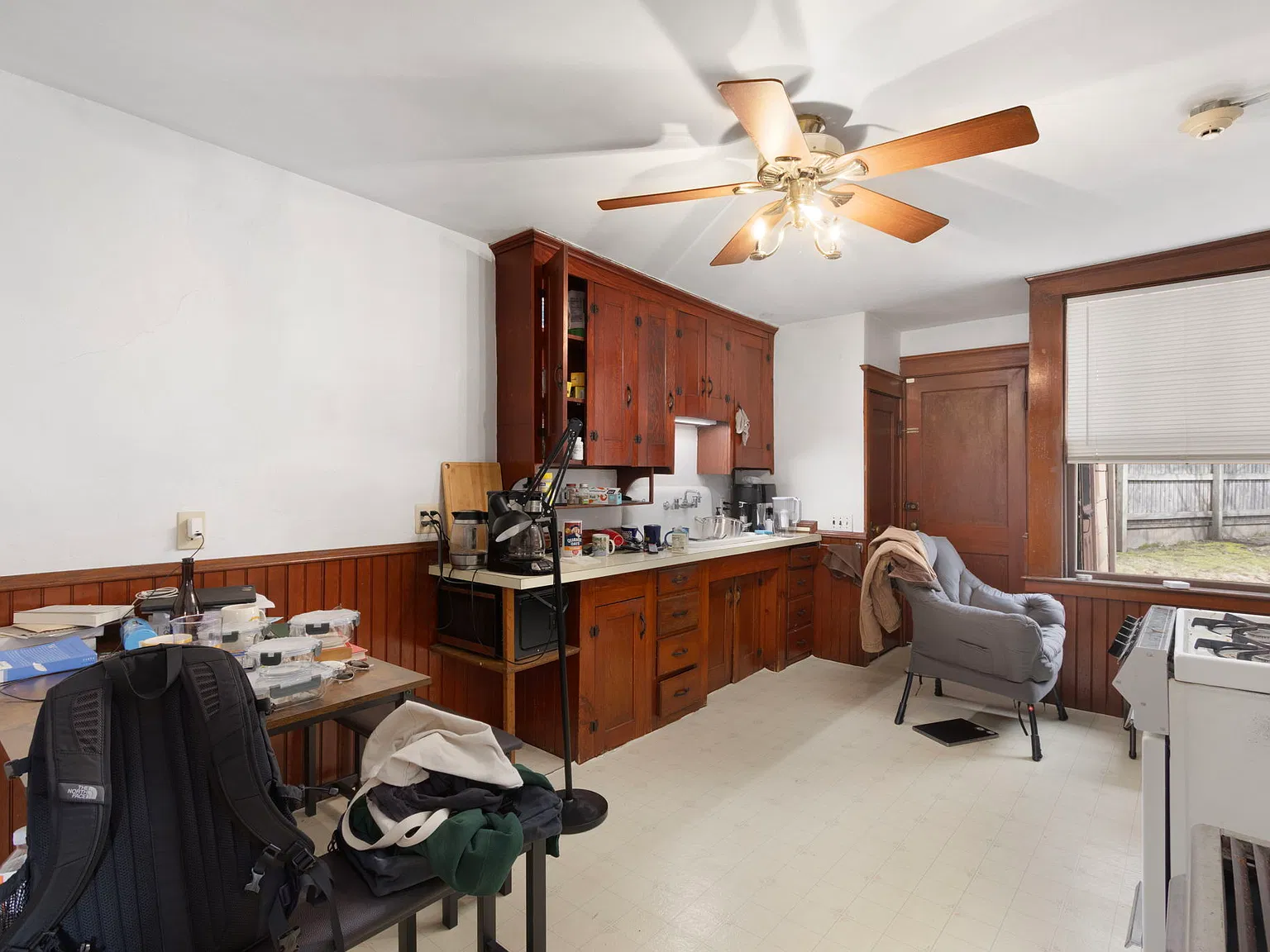 1 bed, 950 sqft, $1,800 — Photo 2