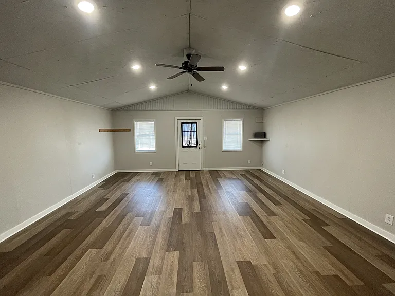 15675 S Highway 36 N — Photo 2