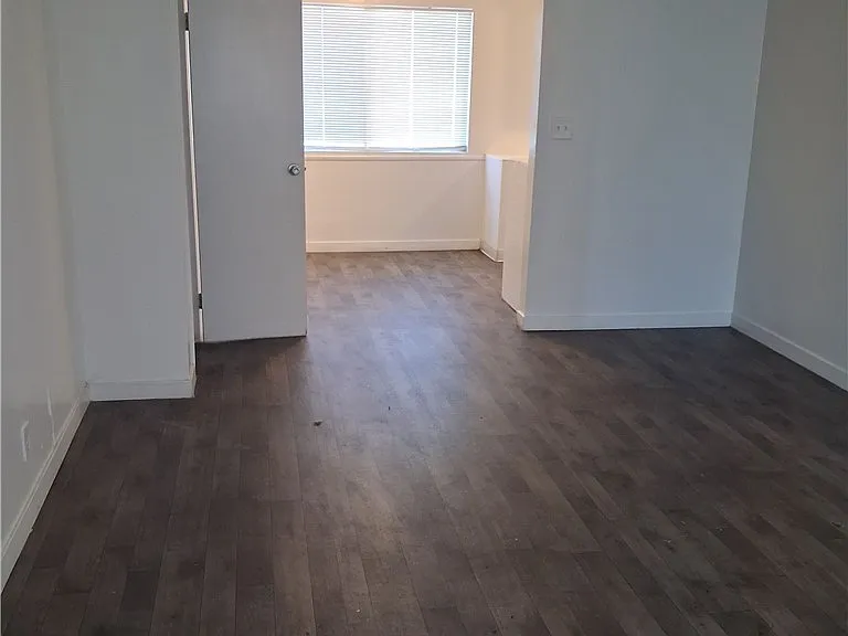 2100 Sunrise Ave #6 — Photo 9