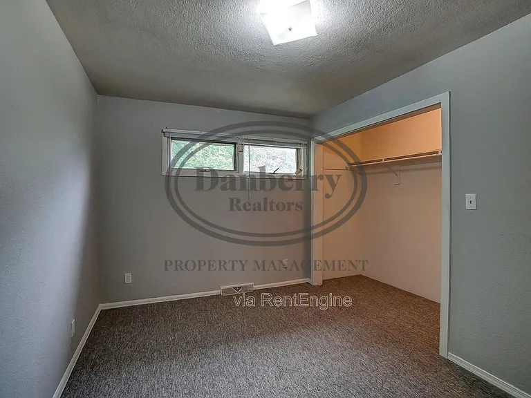 1017 Searles Rd — Photo 15
