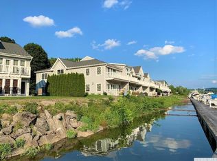 11 Marina Dr, Catskill, NY 12414
