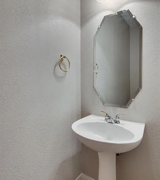 2212 Bayou Ct — Photo 21