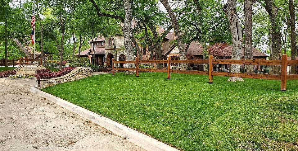 1st image of 404 Forest River Cir