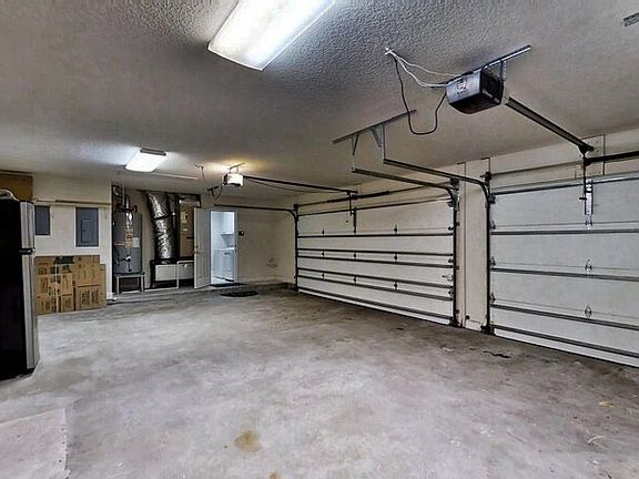 3rd image of 1268 N Burgandy Trl