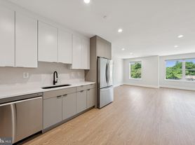 2134 Wisconsin Ave NW