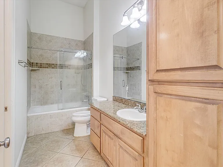 14910 Leeward Dr — Photo 30