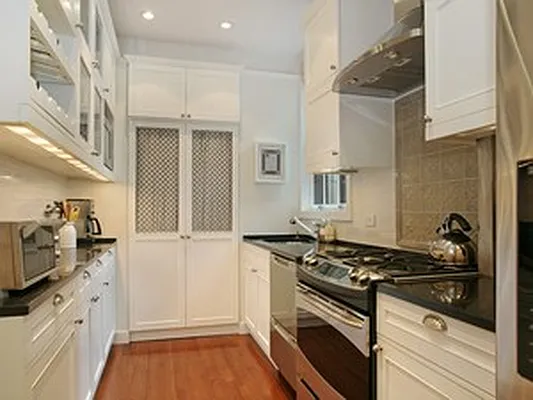 Sold by Corcoran | media 14