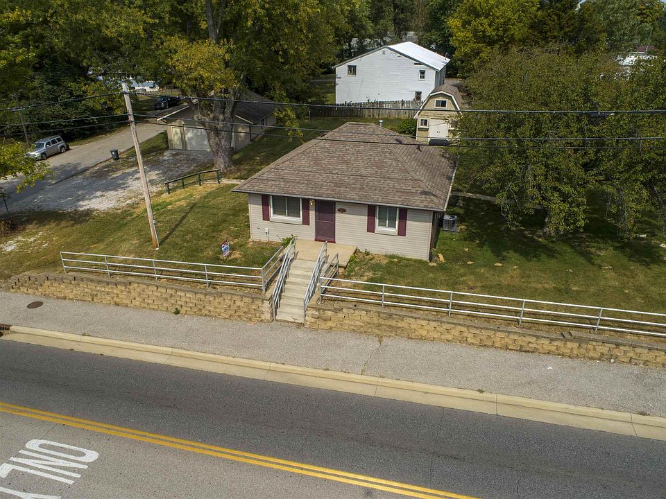 1st image of 506 W Country Club Dr