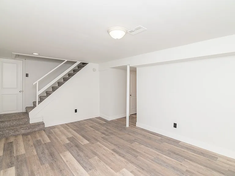 110 N Bluff St — Photo 20