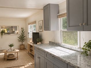 32 Little Pisgah Rd, Fairview, NC 28730