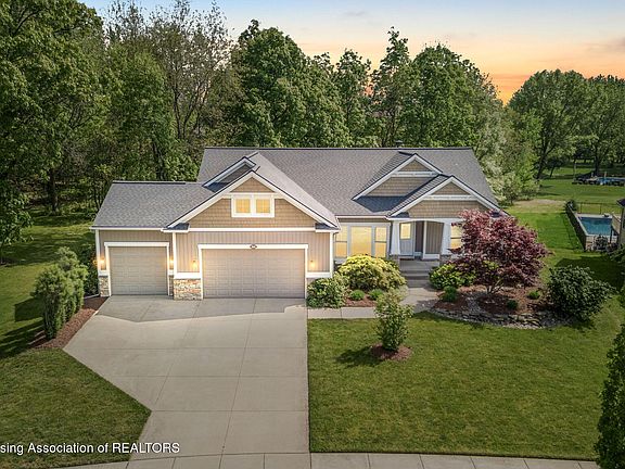 2nd image of 1566 Wellman Rd