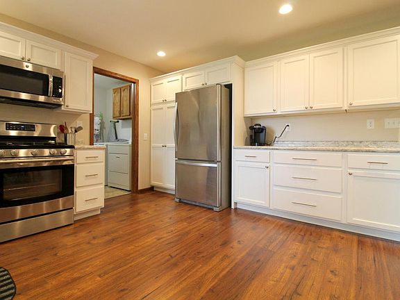 4th image of 47 Sycamore Ave