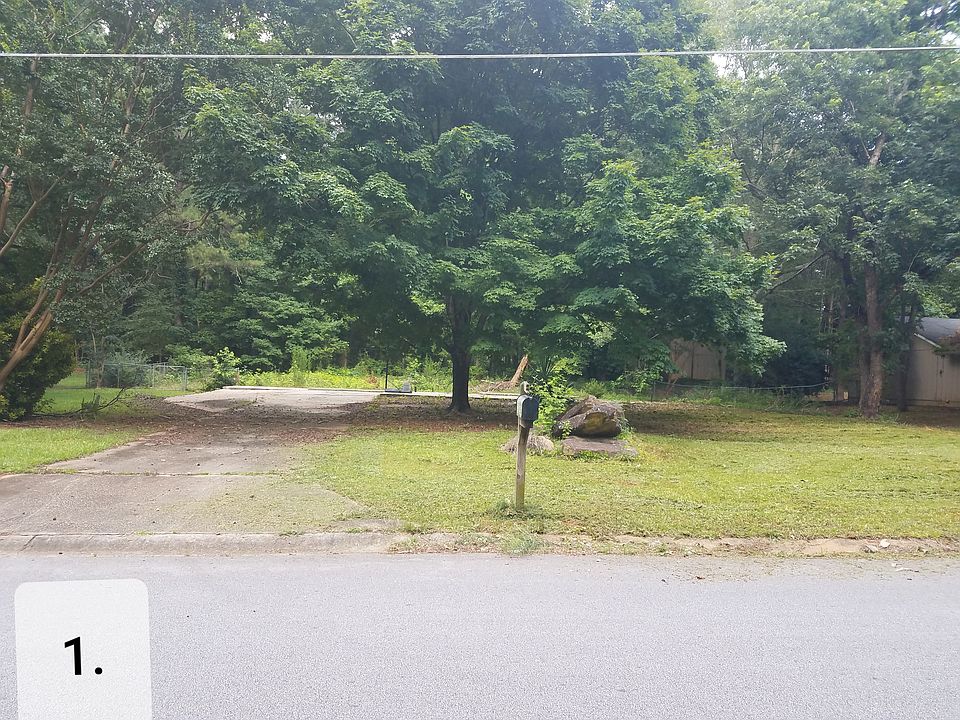 1st image of 3940 Woodland Cir SE