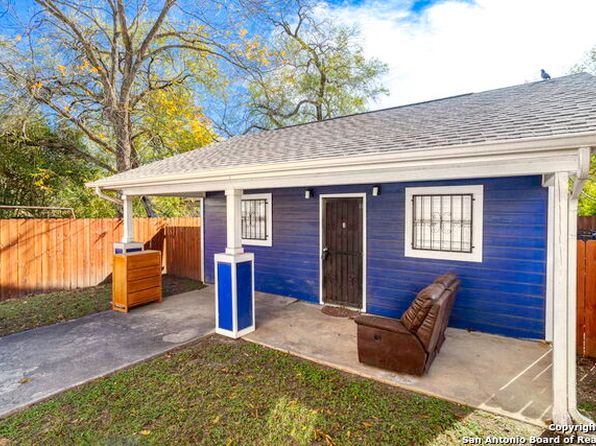 236 E Dullnig Ct APT 3