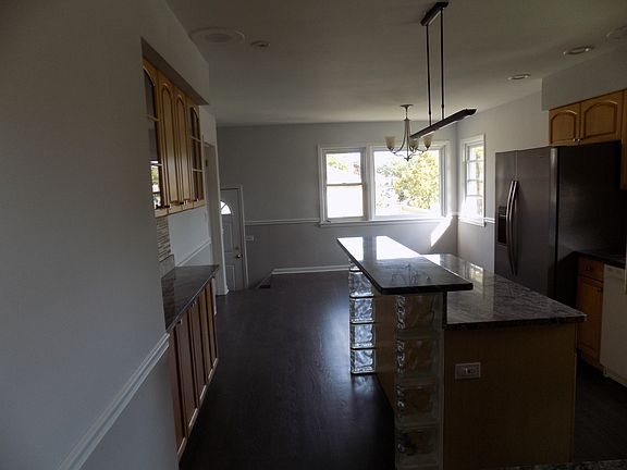 4th image of 4601 N Ozark Ave