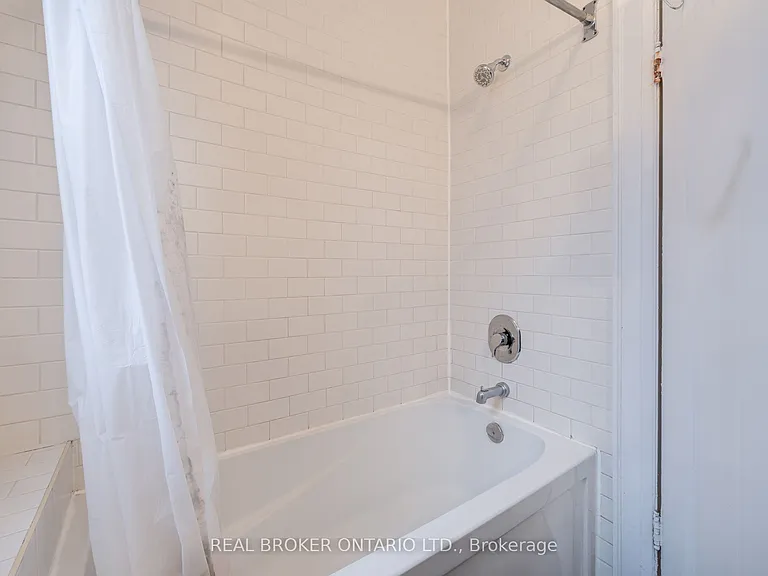 77 Isabella St #UPPER — Photo 20