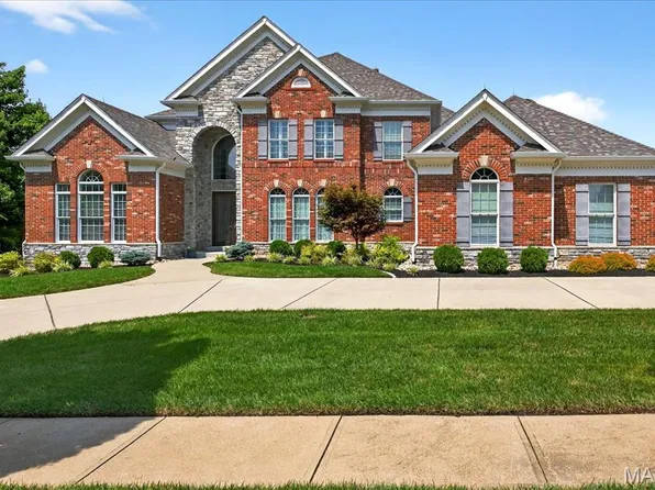 17934 Bonhomme Ridge Ct, Chesterfield, MO 63005