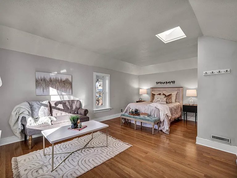 2938 N Hooker St — Photo 10