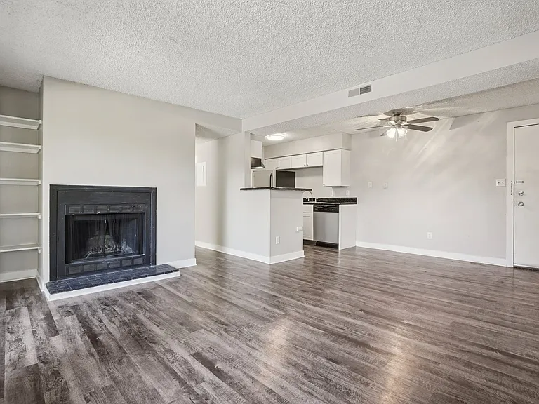 Windmill Apartments — Photo 16