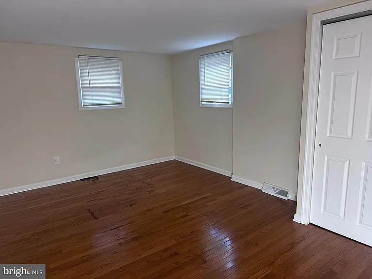 371 Easton Rd — Photo 14