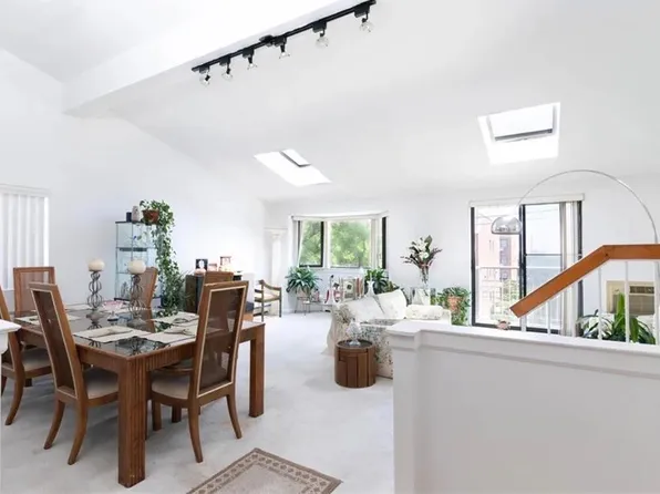 1068 E 73rd St #104, Brooklyn, NY 11234