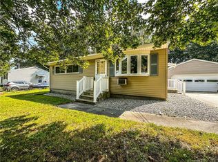 320 Indigo St, Mystic, CT 06355