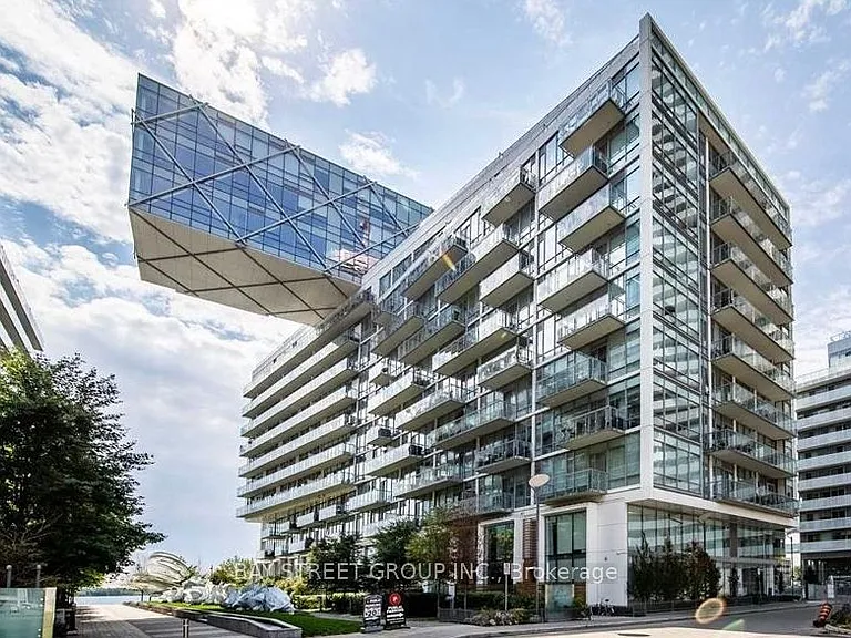 29 Queens Quay E #727 — Photo 1