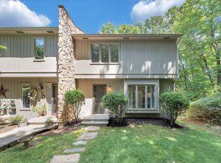 3520 Stonehenge Sq, Roanoke, VA 24018