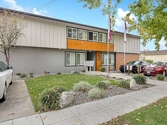 4th image of 51 Glen Eyrie Ave APT 2
