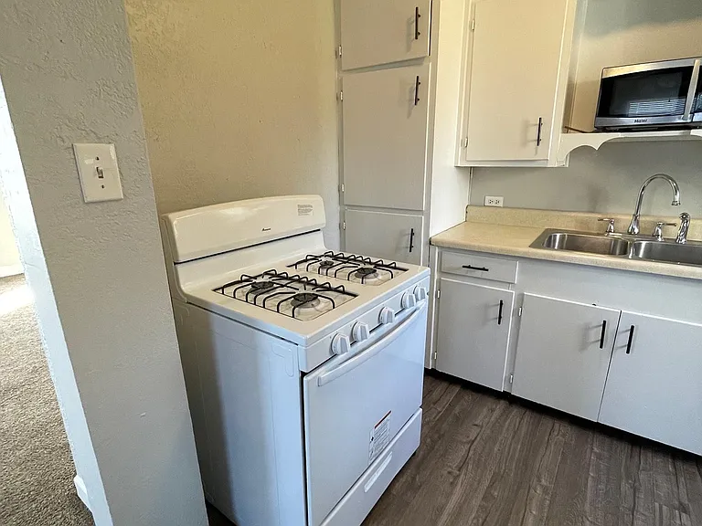 4869 Harrison Ave — Photo 10