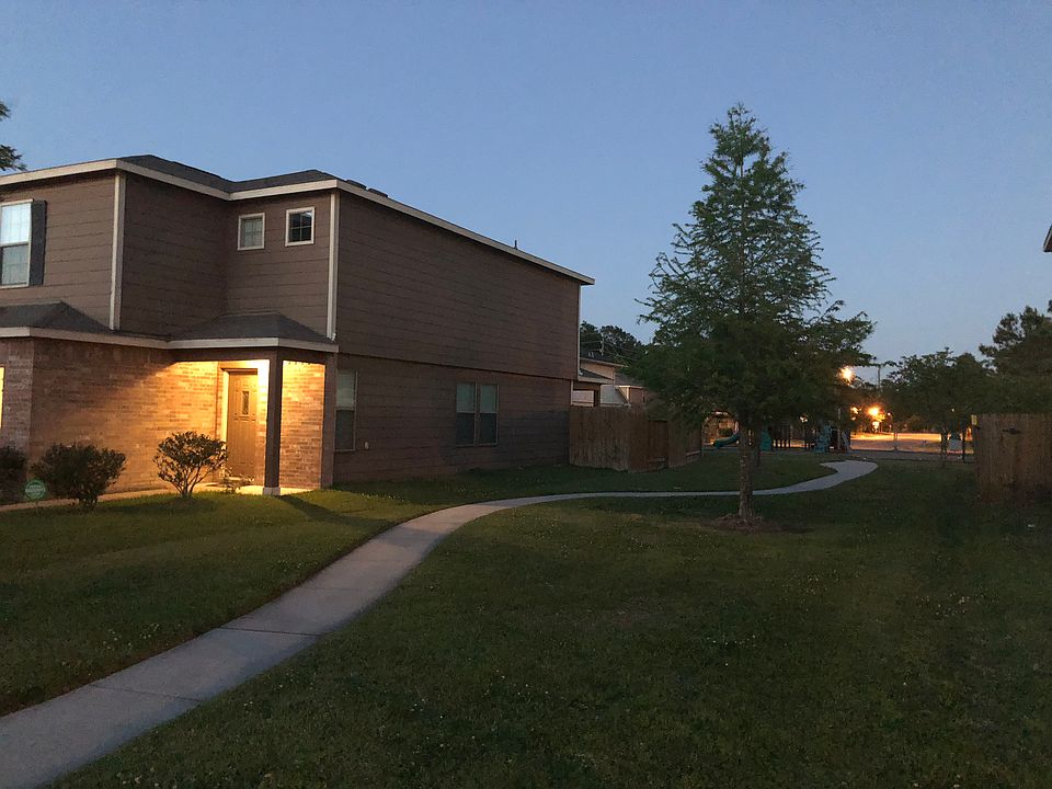 2nd image of 9602 Wyatt Oak Ln