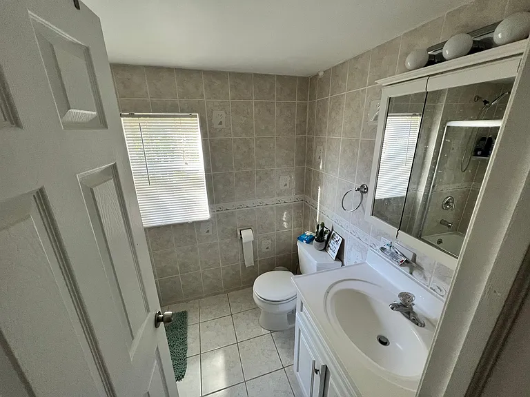 40 Oxford Ave — Photo 14