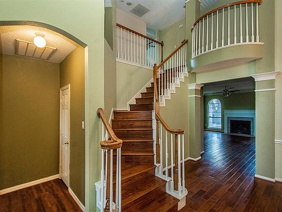 3rd image of 7708 Alderwood Pl