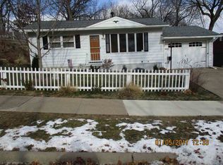 408 23rd Ave N, Clinton, IA 52732
