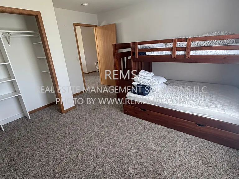 815 Island Ct #1 — Photo 16