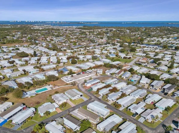 332 NE Tropicalia Ln #25, Jensen Beach, FL 34957