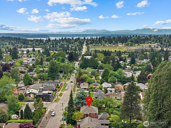 3rd image of 8724 16th Avenue SW