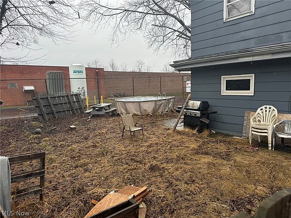 2nd image of 405 Gween Dr