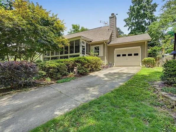 5010 Mercedes Dr, Cumming, GA 30041