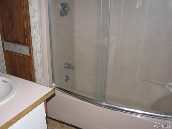 5th image of 3627 Dartmouth St