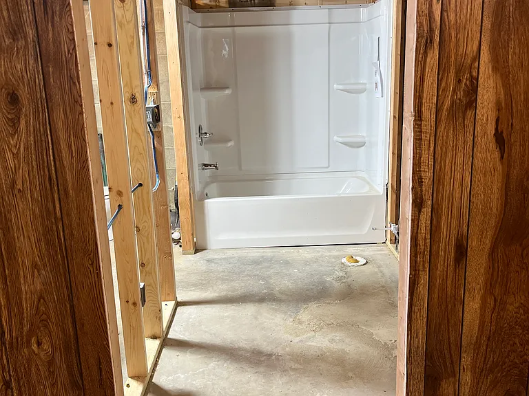 120 Railroad St — Photo 28