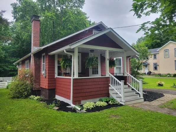 28 Waverly St, Potsdam, NY 13676