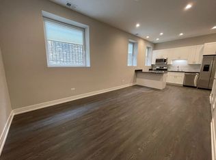 1730 W Greenleaf Ave #305, Chicago, IL 60626