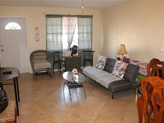4th image of 2616 SE 16th Pl #12