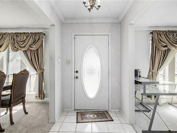 5th image of 315 N Capri Dr