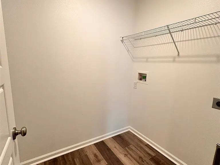 2348 Kirkwood Dr — Photo 13