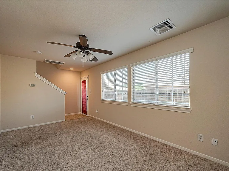 3302 Clearview Cir — Photo 5