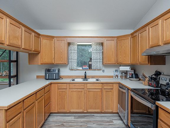 5th image of 312 Peregrine Dr